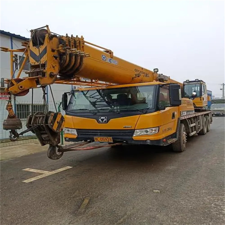 高石碑镇吊车出租保险：全面覆盖，安全无忧