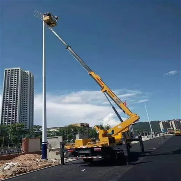 高石碑镇维修路灯的曲臂升降车出租