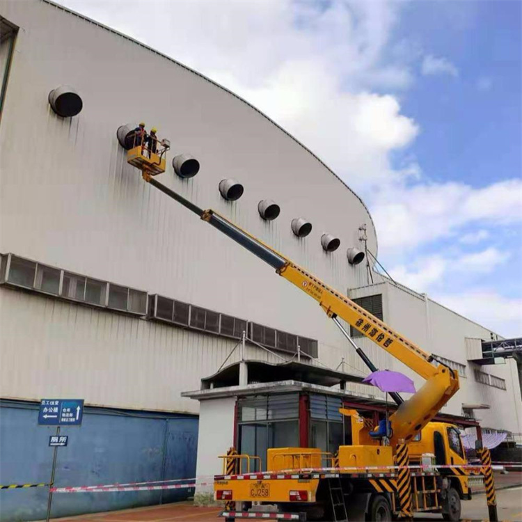 高石碑镇高空作业车出租服务：专业广告牌安装解决方案