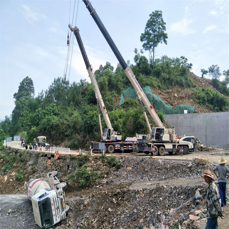 高石碑镇汽车掉沟里叫吊车救援要多少钱